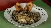 Linguini with white clam sauce recipe video