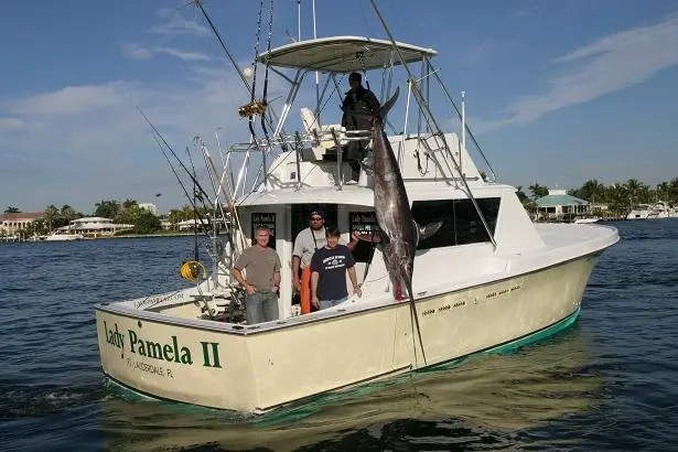 bait when luring a beefy Broadbill up to the surface. The Lady Pamela II landed a 500 lb’er this month and it was one of the greatest fights we’ve experienced in Fort Lauderdale yet, it was man against fish