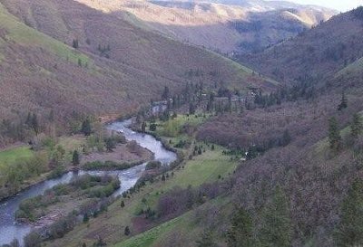 The Klickitat is a free flowing glacier (no dams) river that flows off  the east flanks of  Washington States south central cascade range Mt  Adams. This is a drift boat only river